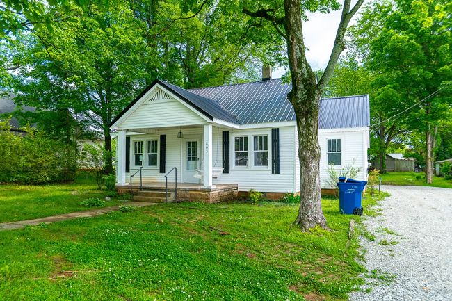 803 Main St, House other with 3 bedrooms, 1 bathrooms and null parking in Huntland TN | Image 4