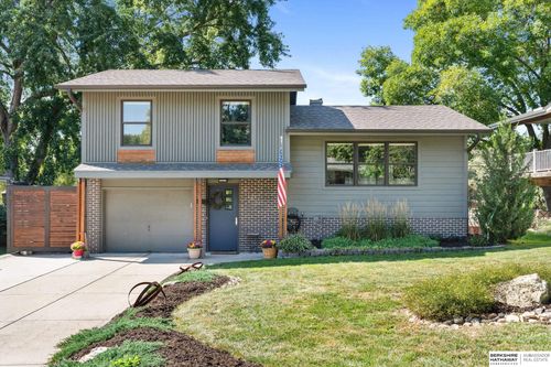 9161 Meadow Dr, Omaha, NE, 68114-2226 | Card Image