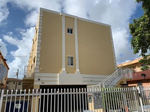 205-928 Sw 3rd St, Miami, FL, 33130-2295 | Card Image