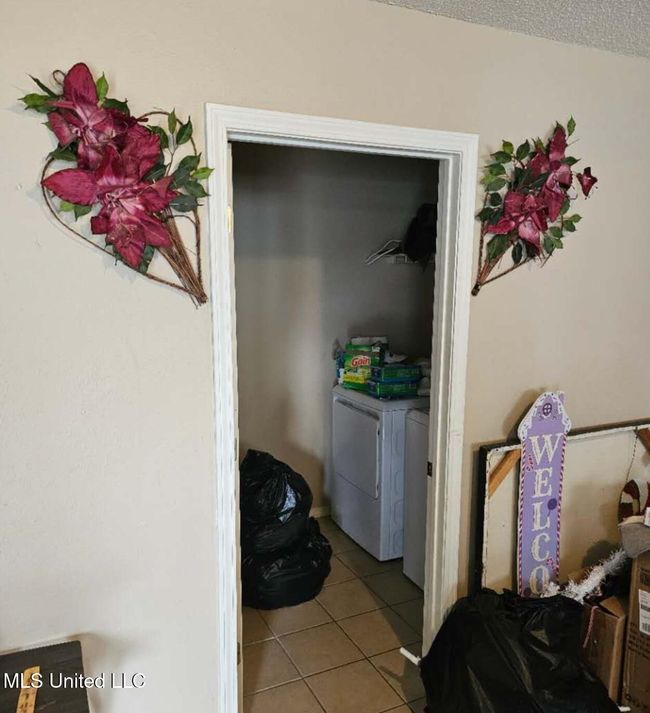 10589 bay laundry | Image 6