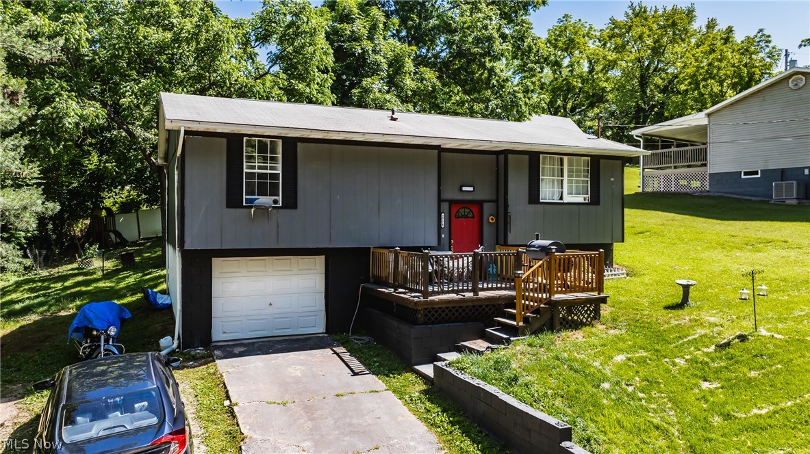 Meadowview Dr, Parkersburg, WV 26104