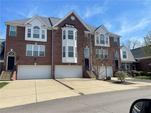 554 E Vanderbilt Dr, Mars, PA, 16046-2391 | Card Image