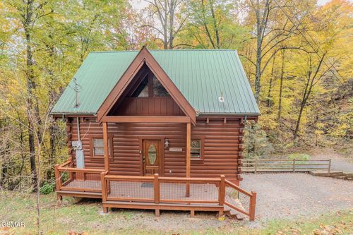 2110 Walnut Ct, Sevierville, TN, 37876-9516 | Card Image