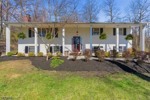 97 Mount Rascal Rd, Hackettstown, NJ, 07840-4633 | Card Image