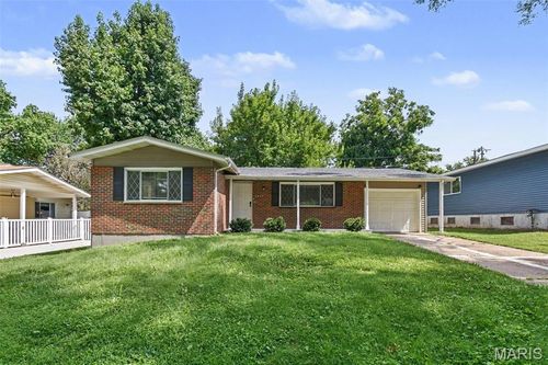 8429 Jacklin Ave, Hazelwood, MO, 63042-3217 | Card Image