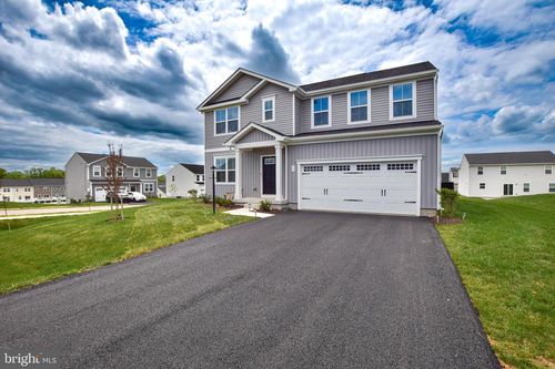 17 Changing Season Way, HEDGESVILLE, WV, 25427-7812 | Card Image
