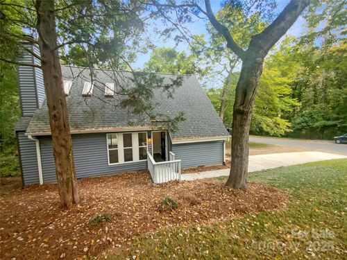 8001 Briardale Dr, Charlotte, NC, 28212-7262 | Card Image