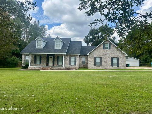 14081 Woodland Hills Dr, Biloxi, MS, 39532-7616 | Card Image