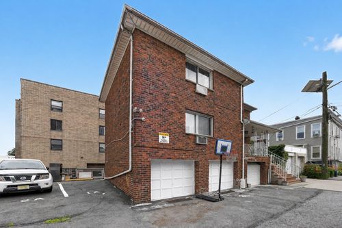 1b-9052 New York Ave, North Bergen, NJ, 07047-6152 | Card Image