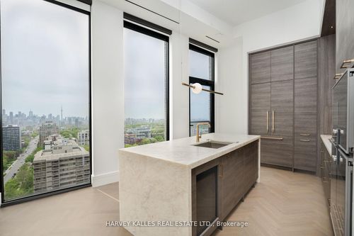 2002-215 Lonsdale Rd, Toronto, ON, M4V0B4 | Card Image