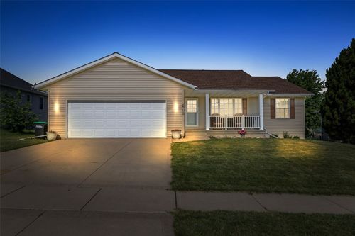 2460 Prairie Hill Dr, Marion, IA, 52302-9018 | Card Image