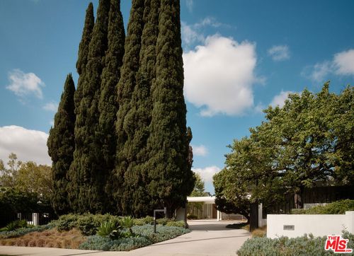 713 N Hillcrest Rd, Beverly Hills, CA, 90210-3516 | Card Image