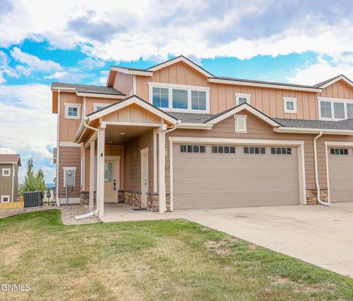 2819 28th St W, Williston, ND, 58801-3561 | Card Image