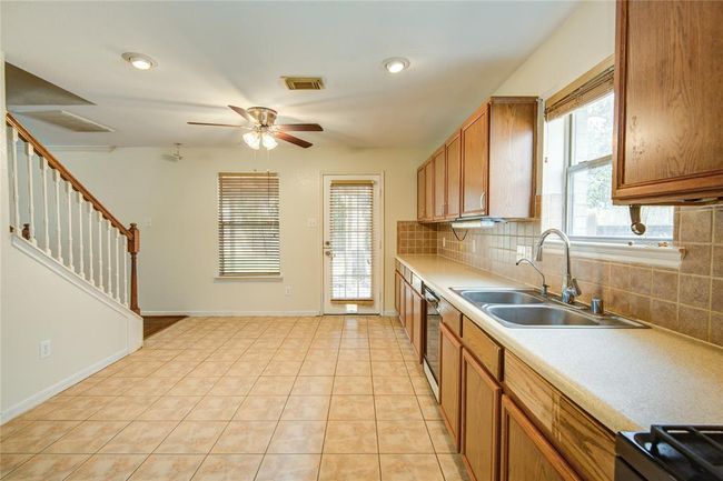 8127 Tassel Field Ln, House other with 3 bedrooms, 3 bathrooms and 2 parking in Humble TX | Image 11