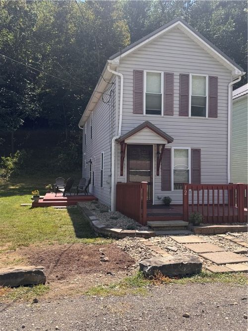 12 Young Ln, Charleroi, PA, 15022-1129 | Card Image