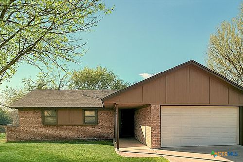 2204 Phyllis Dr, Copperas Cove, TX, 76522-4301 | Card Image