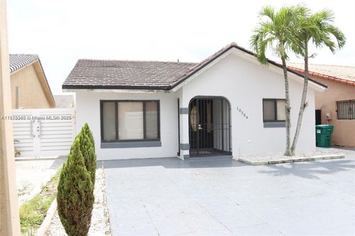 0-10384 Nw 128th Ter, Hialeah Gardens, FL, 33018-6006 | Card Image