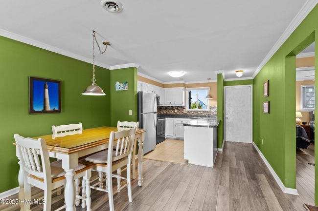 Dining + Kitchen Area | Image 24