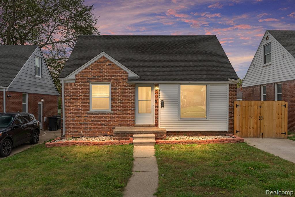 Hills Dr, Inkster, MI 48141