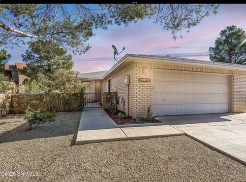 3242 Highridge St, Las Cruces, NM, 88012-8517 | Card Image