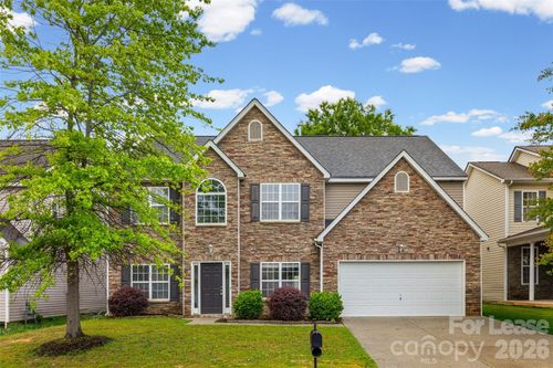 2704 Piersland Dr, Matthews, NC, 28104-0561 | Card Image
