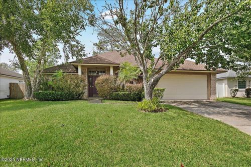 2450 Bentwater Dr W, Jacksonville, FL, 32246-5126 | Card Image
