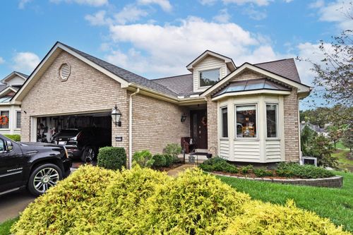 3219 Lakepointe Ct, Cincinnati, OH, 45248-4049 | Card Image