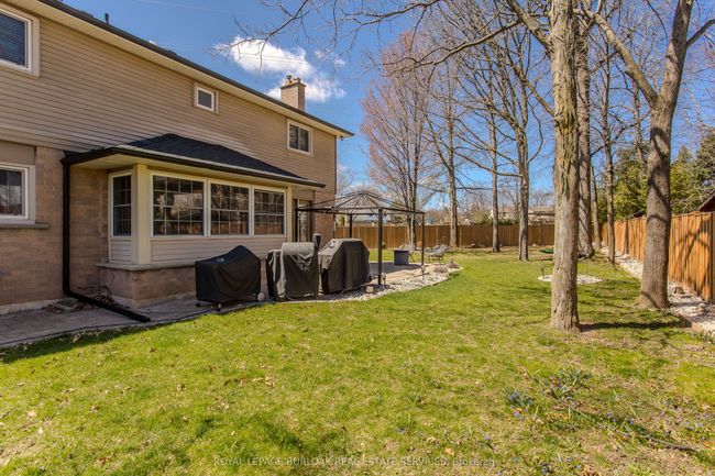 2033 Headon Forest Dr, House other with 5 bedrooms, 4 bathrooms and 2 parking in Burlington ON | Image 7