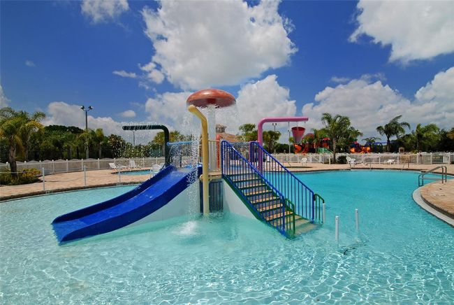 12358 Lavender Loop, House other with 4 bedrooms, 3 bathrooms and null parking in BRADENTON FL | Image 48