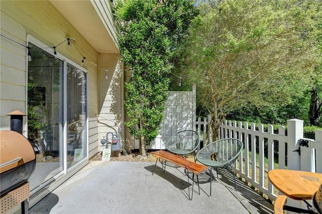 1213 Harris Commons Pl, Townhouse with 2 bedrooms, 3 bathrooms and 2 parking in Roswell GA | Image 39