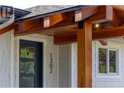 1302 10th Avenue, Fernie, BC, V0B1M0 | Card Image