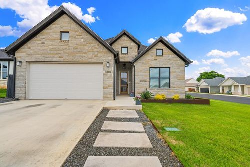 1602 Redwood Ct, Fredericksburg, TX, 78624-2203 | Card Image