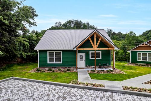 1014 Pinyon Cir, Pigeon Forge, TN, 37863-7178 | Card Image