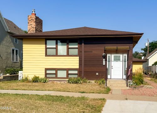 306 1st Avenue Ne, Mandan, ND, 58554 | Card Image