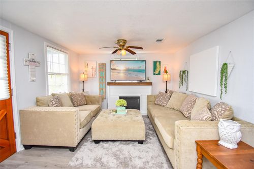 2025 Victory St, Galveston, TX, 77551-1461 | Card Image