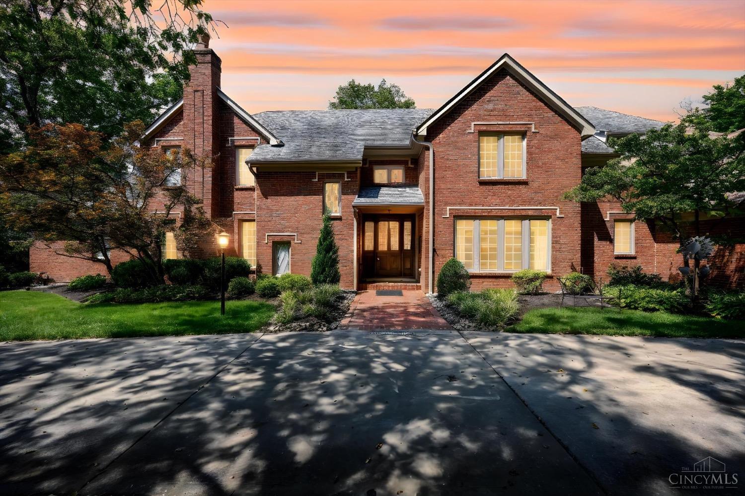 Aracoma Dr, Cincinnati, OH 45237