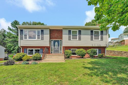 673 Missimer Ln, Vinton, VA, 24179-2350 | Card Image