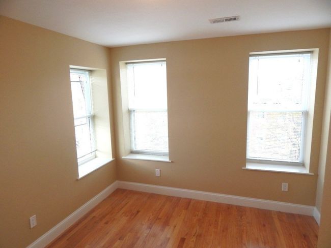 APT-3 - 28 Chelsea St, Condo with 2 bedrooms, 1 bathrooms and null parking in Boston MA | Image 4