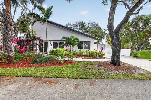 4701 Nw 1st Pl, Deerfield Beach, FL, 33442-9324 | Card Image