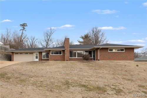 62 W Cardigan Dr, Saint Louis, MO, 63135-1206 | Card Image