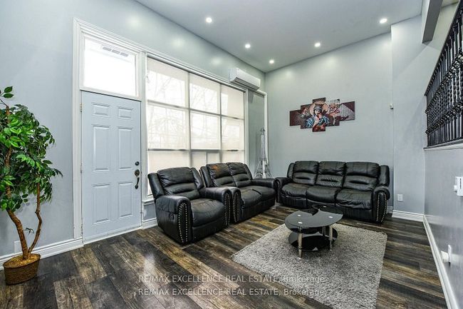 10 - 54 Briar Path, Condo with 4 bedrooms, 2 bathrooms and 1 parking in Brampton ON | Image 6