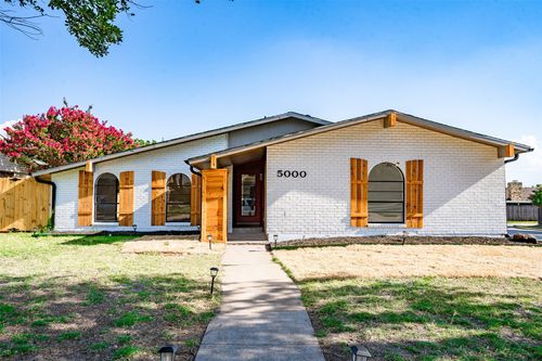 5000 Brandenburg Ln, The Colony, TX, 75056-2009 | Card Image