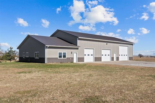 1058 Y Ave, Norway, IA, 52318-8501 | Card Image