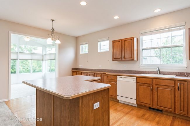 1520 Mansfield Dr, House other with 3 bedrooms, 2 bathrooms and 2 parking in Aurora IL | Image 8