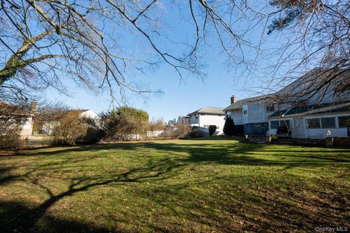 21 Norton Dr, Roosevelt, NY, 11575-1004 | Card Image