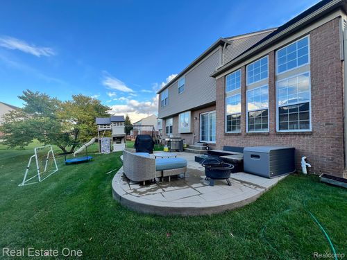 49325 E Central Park, Shelby Township, MI, 48317-2367 | Card Image