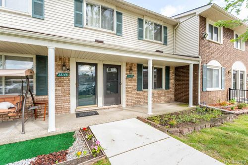 38146 Jamestown Dr, Sterling Heights, MI, 48312-1638 | Card Image