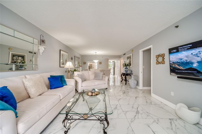 LIVING ROOM | Image 19
