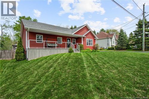 392 Mandeville St, Dieppe, NB, E1A6V6 | Card Image