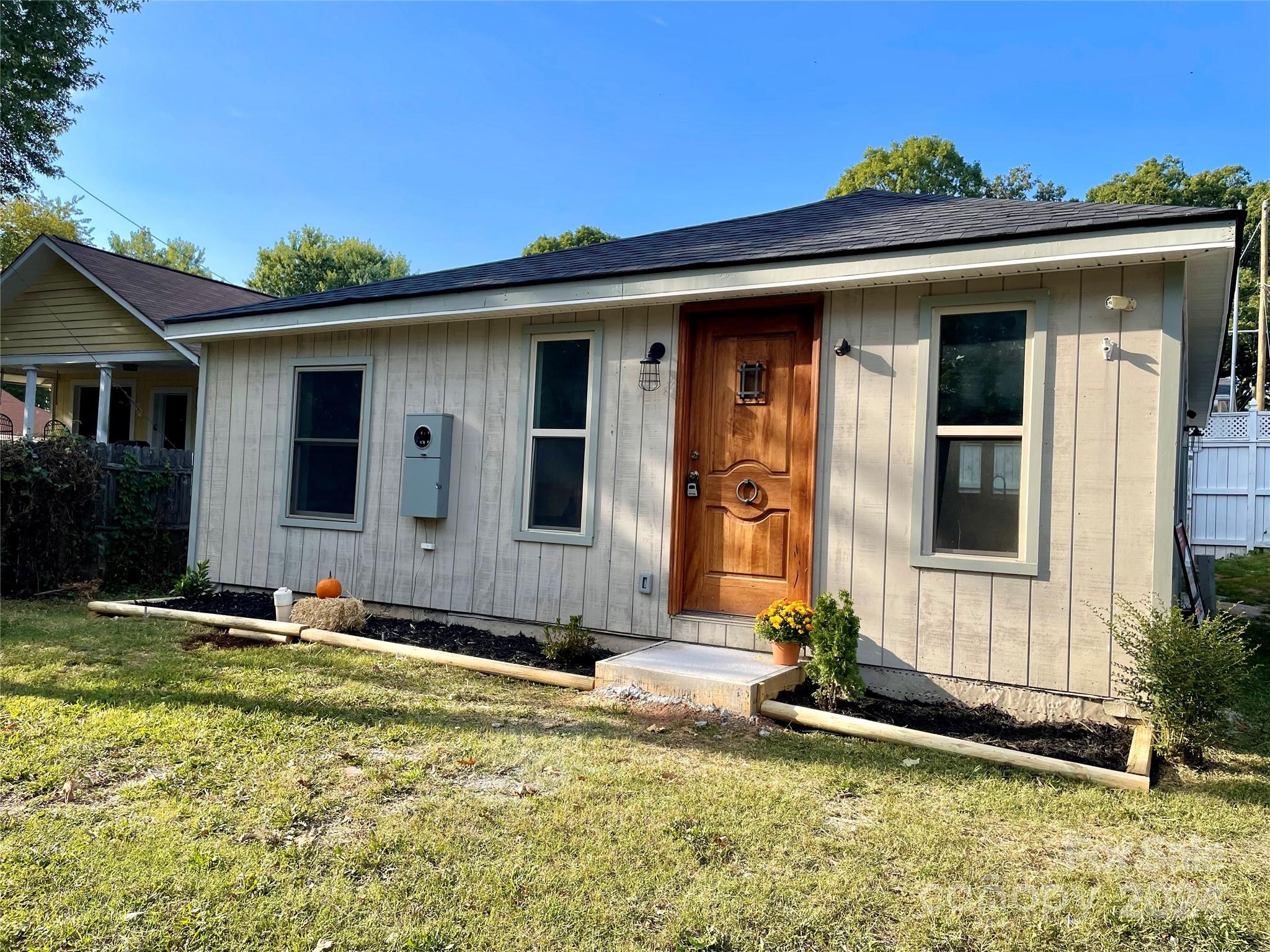 1st St, Asheville, NC 28803